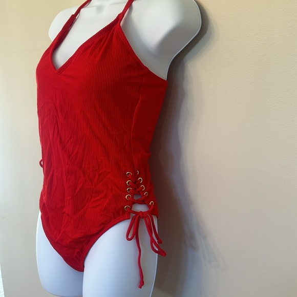 Red one piece - Picture 3 of 4